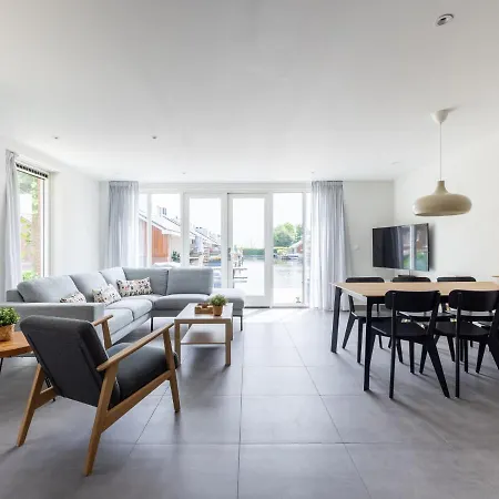 Apartment With Jetty Near Amsterdam