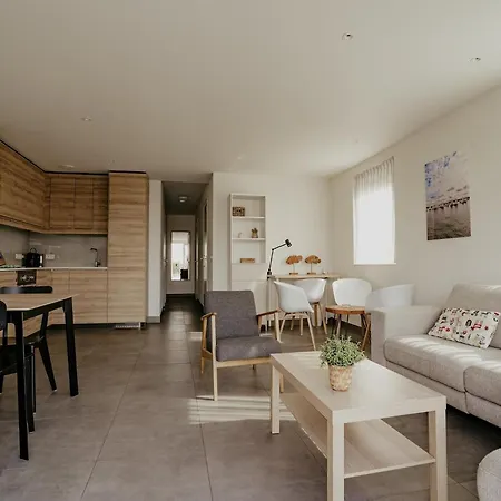 Waterside Escape With Easy Access Uitgeest