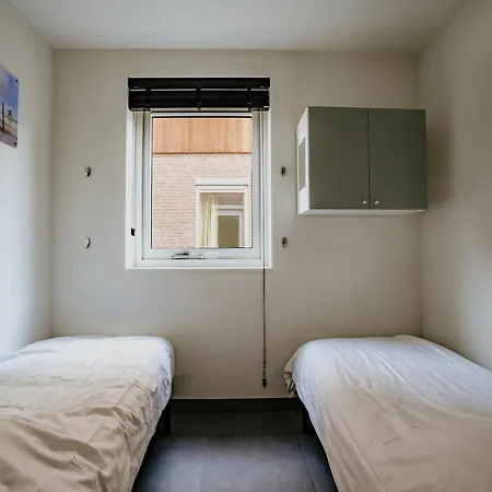 Waterside Escape With Easy Access Uitgeest