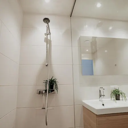 Waterside Escape With Easy Access * Uitgeest