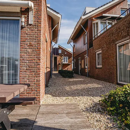 Waterside Escape With Easy Access Uitgeest