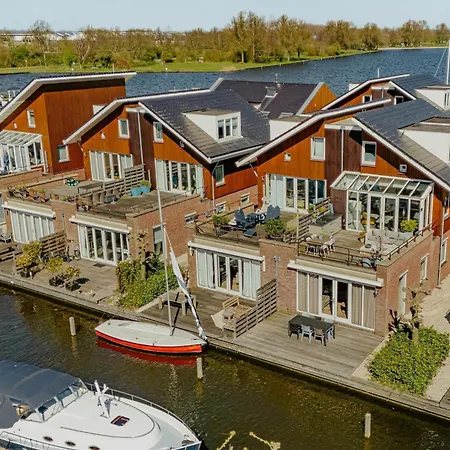 Waterside Escape With Easy Access