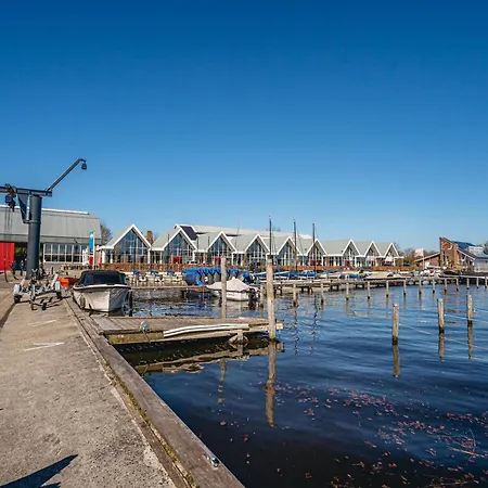 Waterside Escape With Easy Access شقة Uitgeest