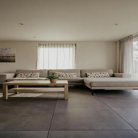 Waterside Escape With Easy Access * Uitgeest