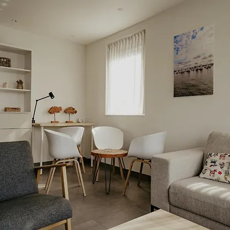 Waterside Escape With Easy Access Uitgeest